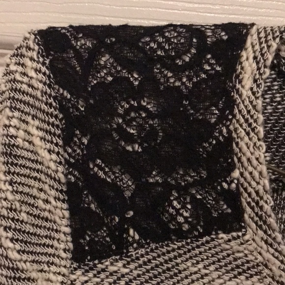 Sweaters Sweaters - Picture 3 of 10